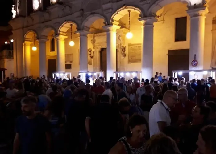 Una Volta Al Centro Via Padreterno